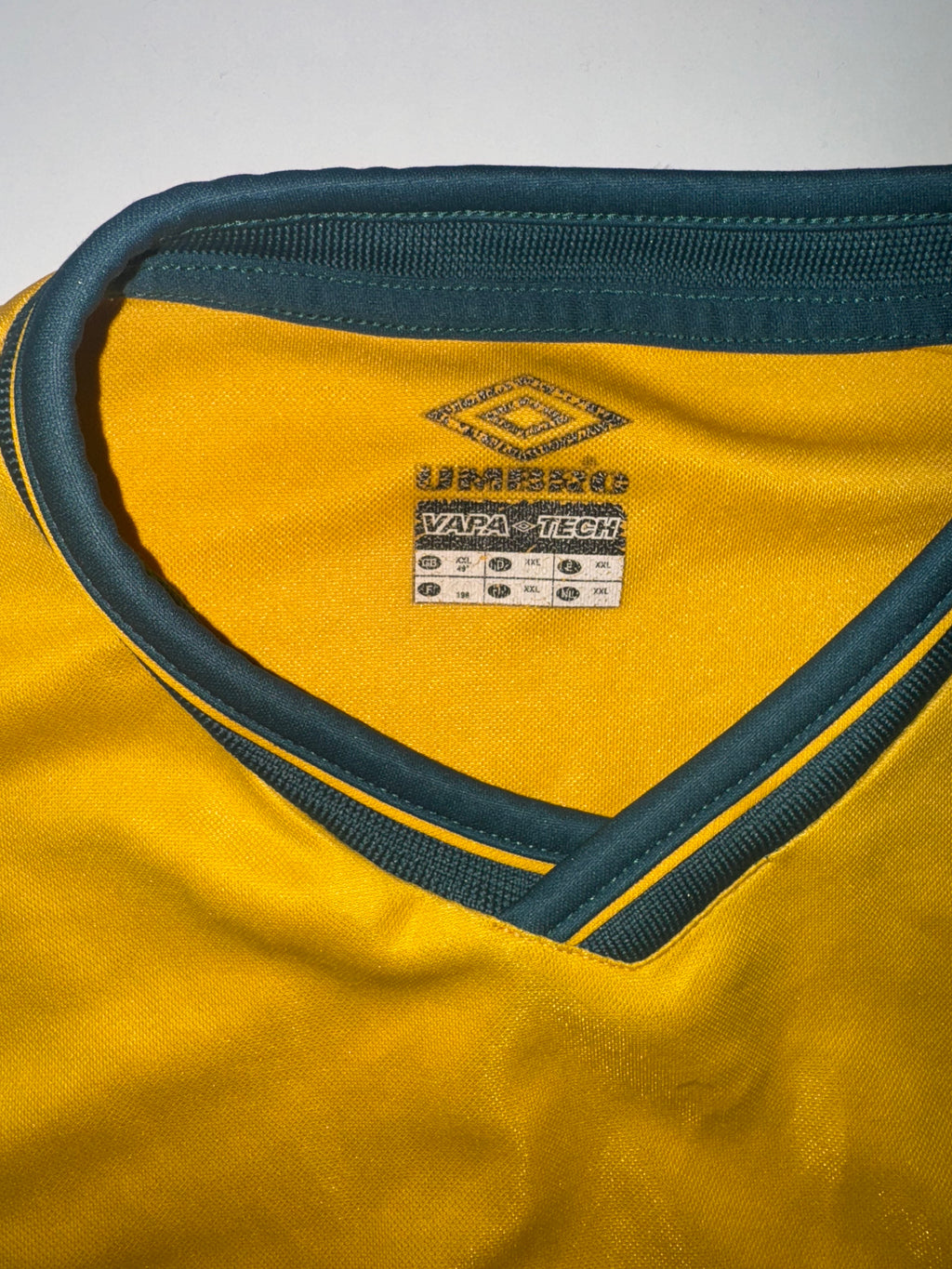 Mens Celtic FC Umbro 2000-02 Vintage Away Football Shirt