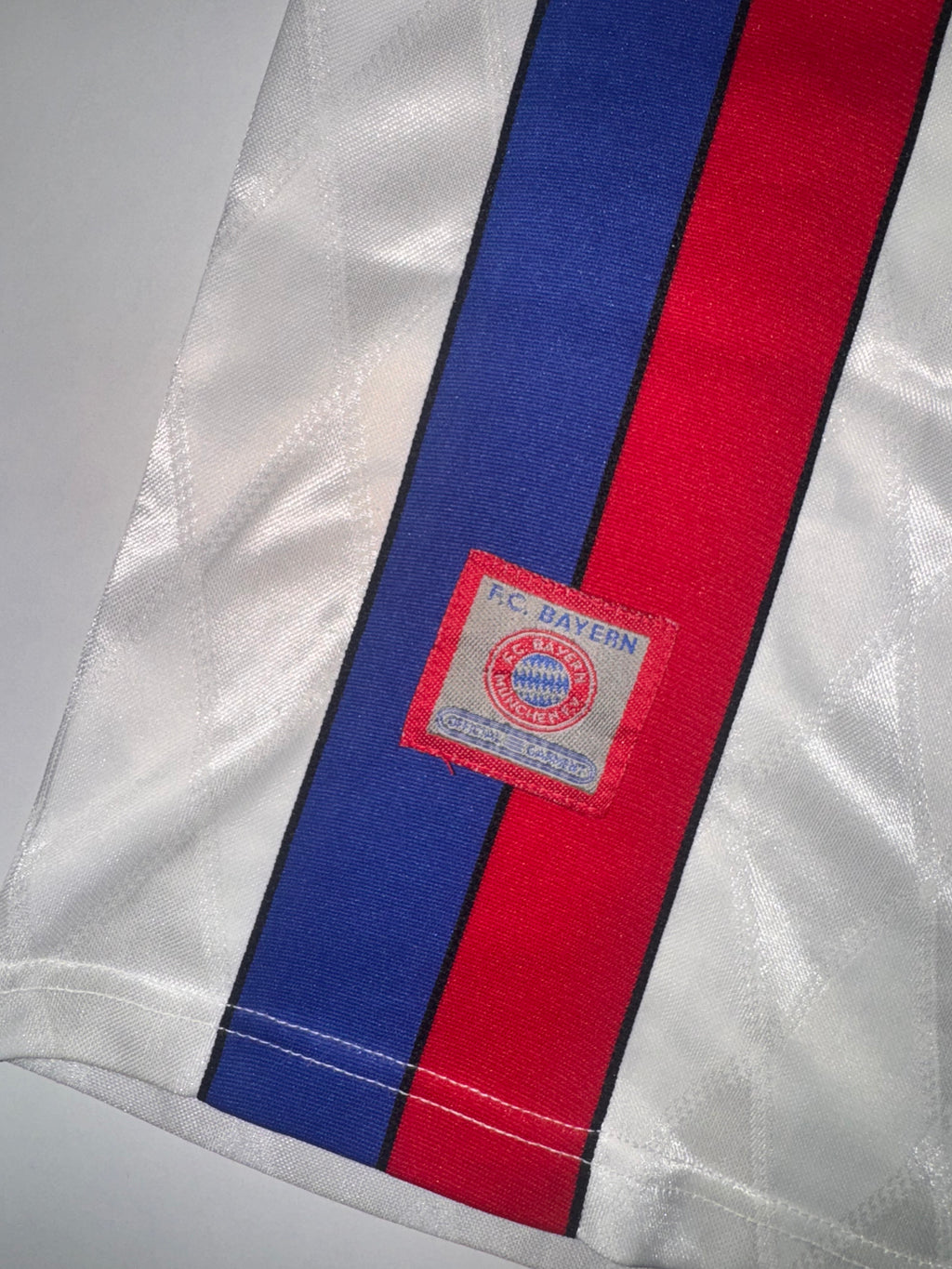 Mens FC Bayern Munich 1996-98 Vintage Away Football Shirt